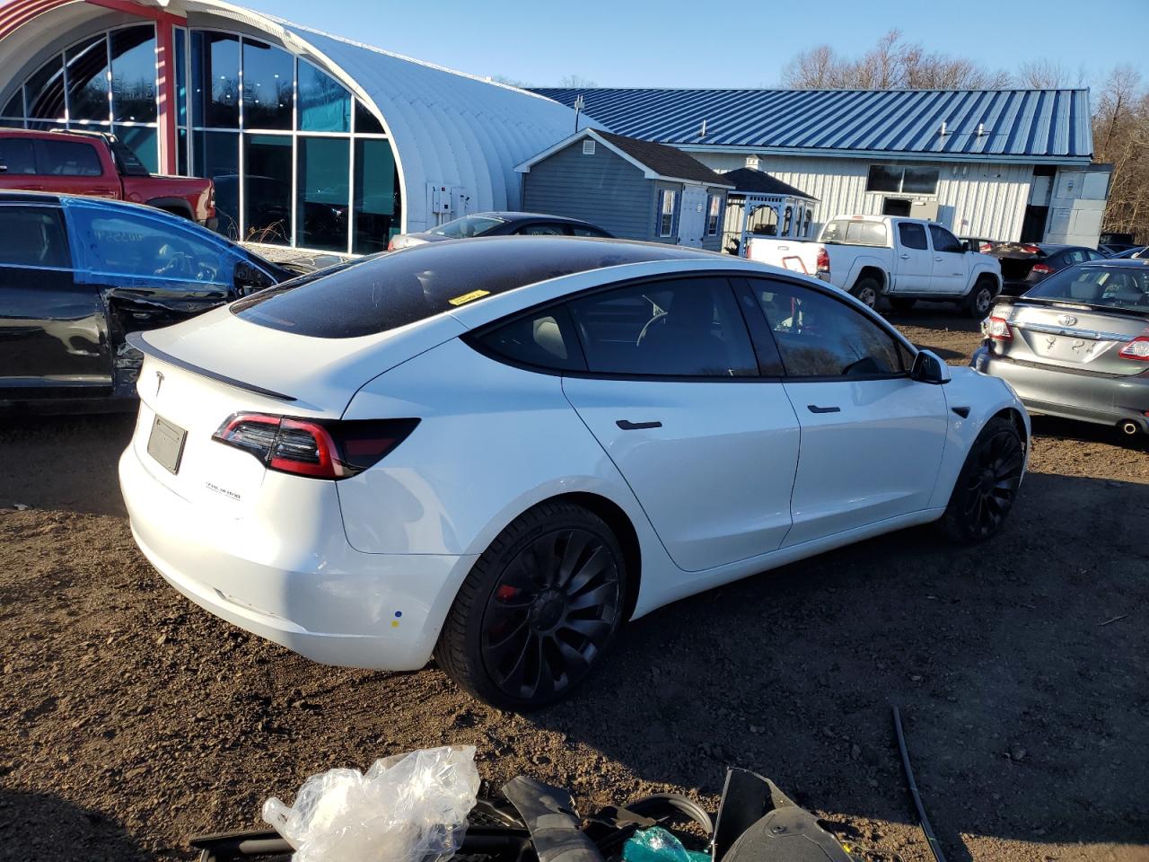 Photo 2 VIN: 5YJ3E1ECXPF586631 - TESLA MODEL 3 