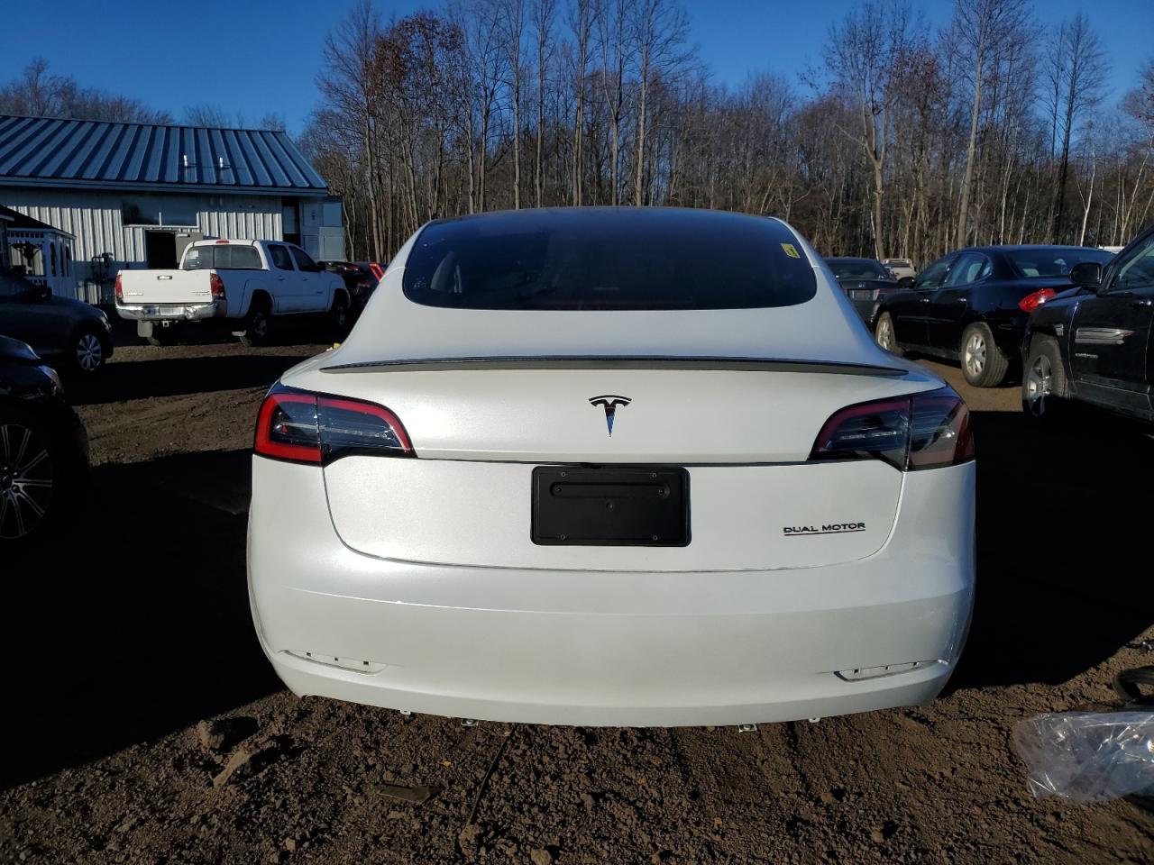 Photo 5 VIN: 5YJ3E1ECXPF586631 - TESLA MODEL 3 