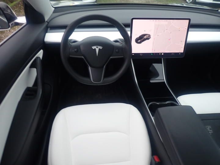 Photo 4 VIN: 5YJ3E7EA9KF379920 - TESLA MODEL 3 SALOON 