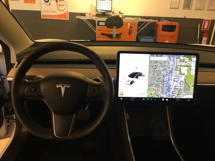 Photo 4 VIN: 5YJ3E7EA9LF551025 - TESLA MODEL 3 