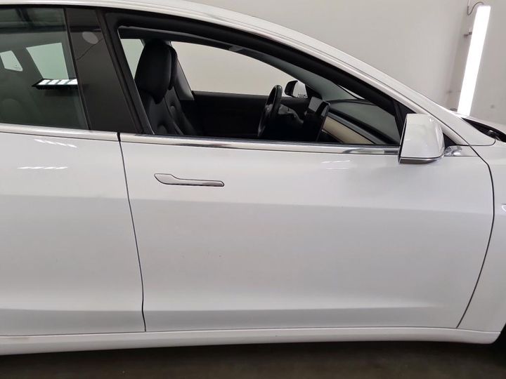 Photo 18 VIN: 5YJ3E7EB0KF216825 - TESLA MODEL 