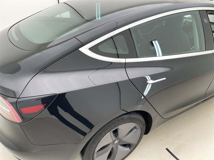 Photo 17 VIN: 5YJ3E7EB2KF214591 - TESLA MODEL 3 