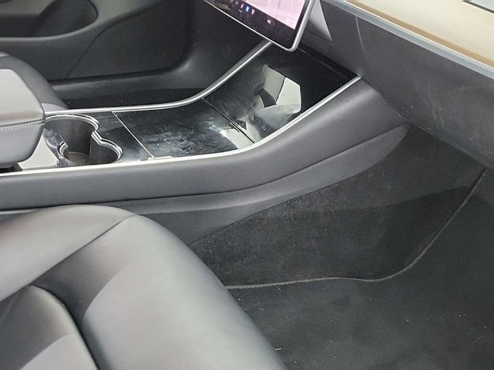 Photo 17 VIN: 5YJ3E7EB2KF322919 - TESLA MODEL 3 