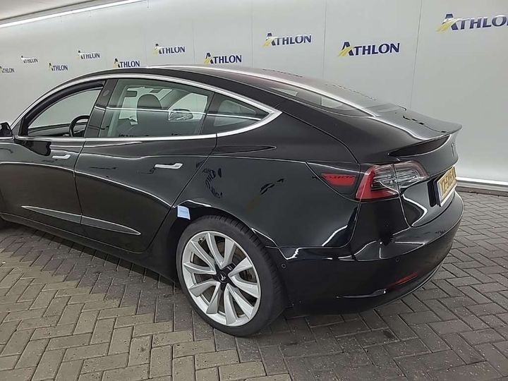 Photo 17 VIN: 5YJ3E7EB7KF240569 - TESLA MODEL 3 