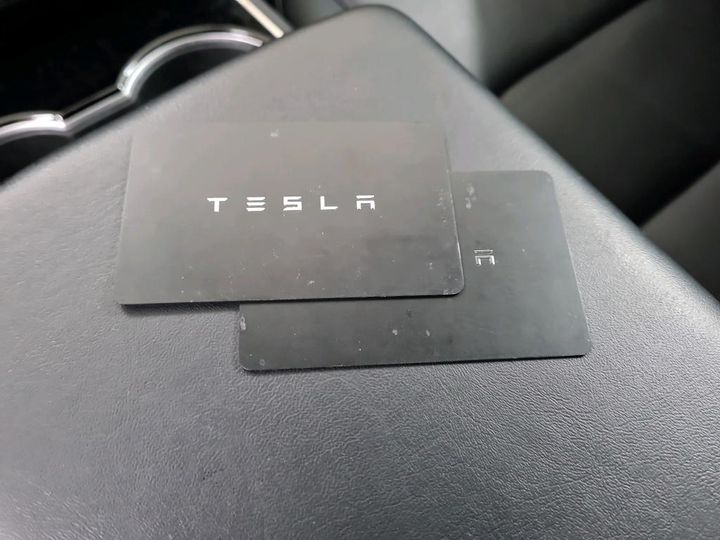 Photo 15 VIN: 5YJ3E7EB9KF383409 - TESLA MODEL 