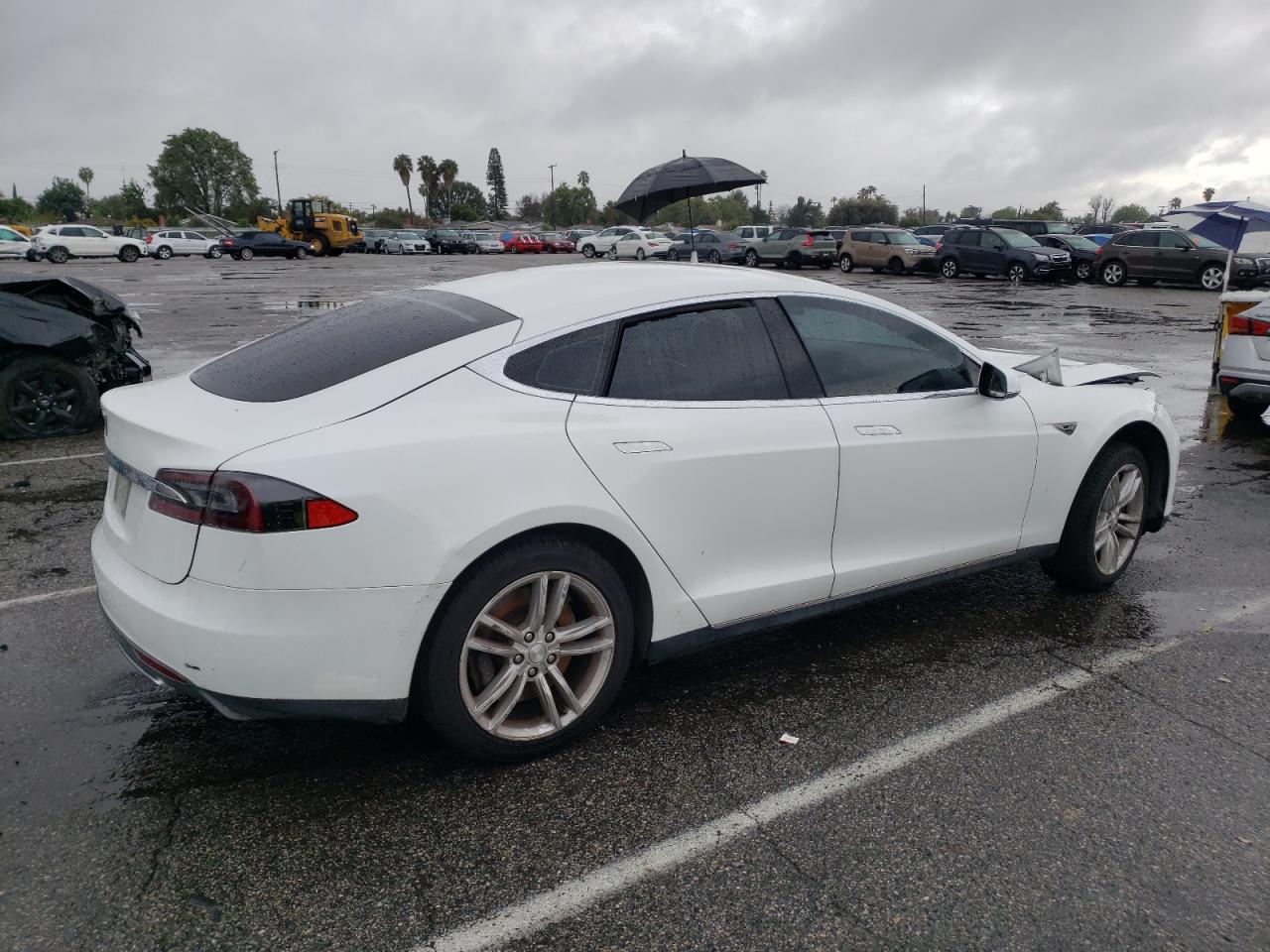 Photo 2 VIN: 5YJSA1AC5DFP10233 - TESLA MODEL S 