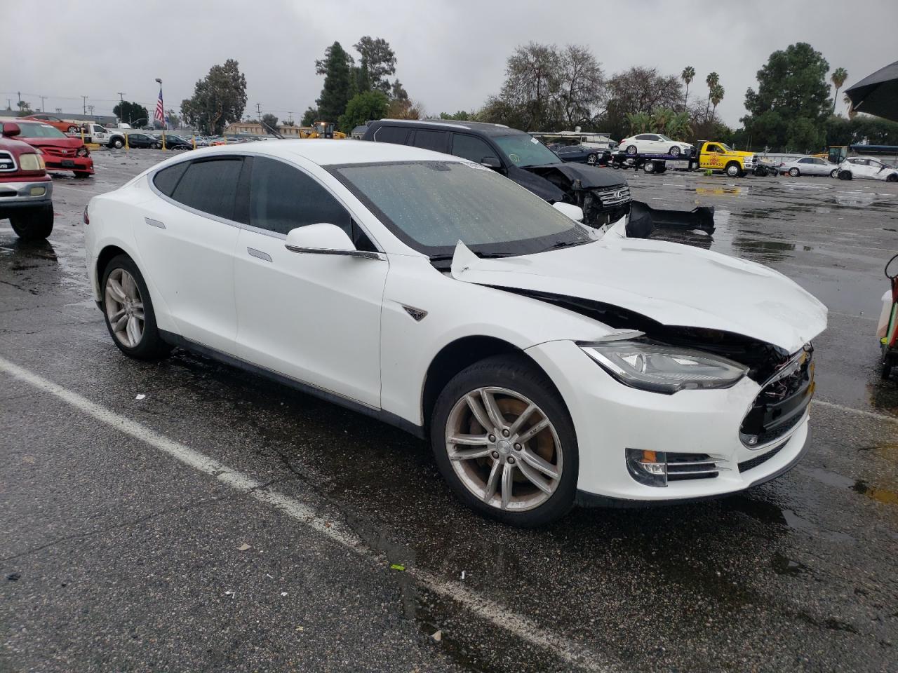 Photo 3 VIN: 5YJSA1AC5DFP10233 - TESLA MODEL S 