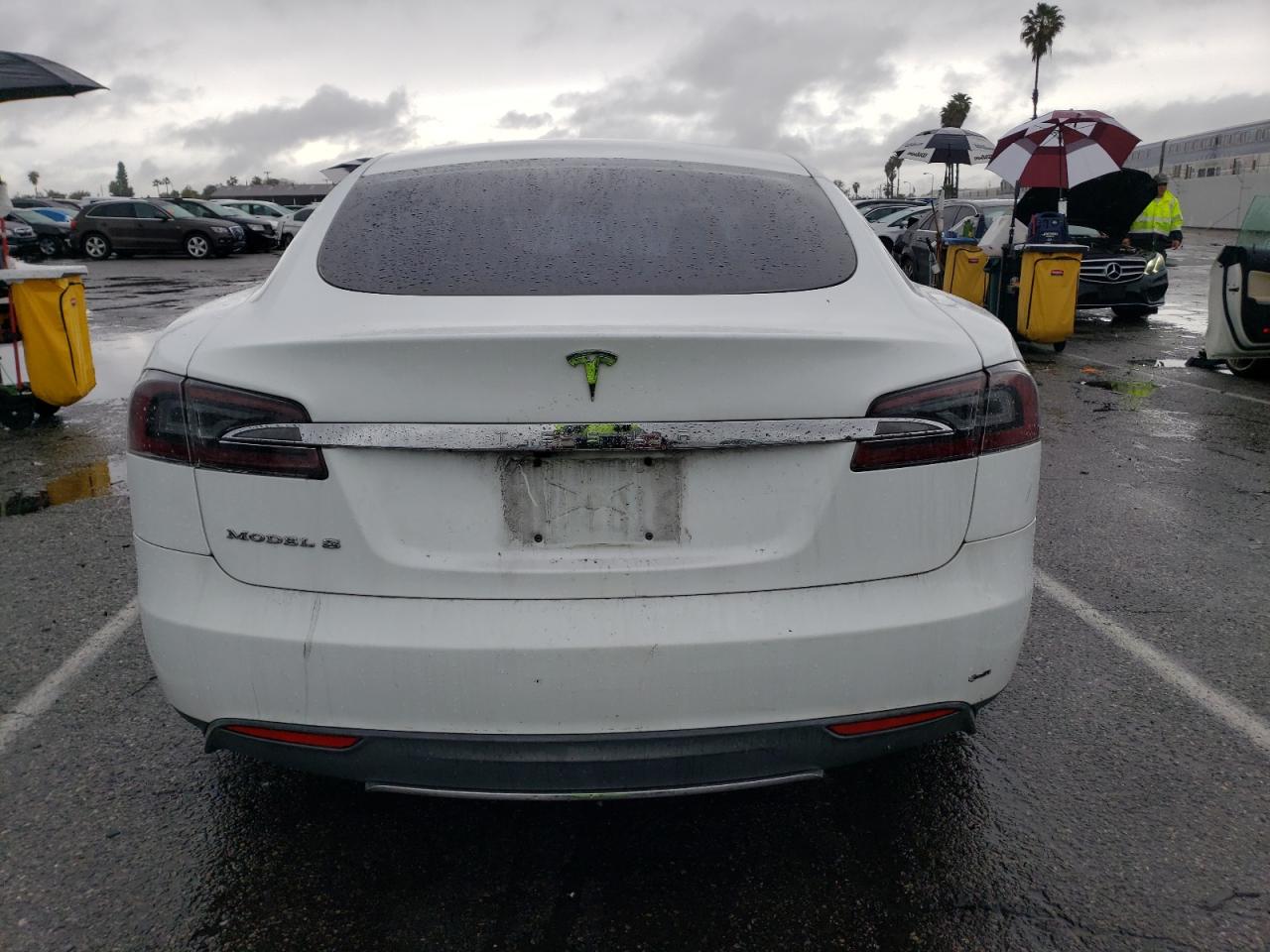 Photo 5 VIN: 5YJSA1AC5DFP10233 - TESLA MODEL S 