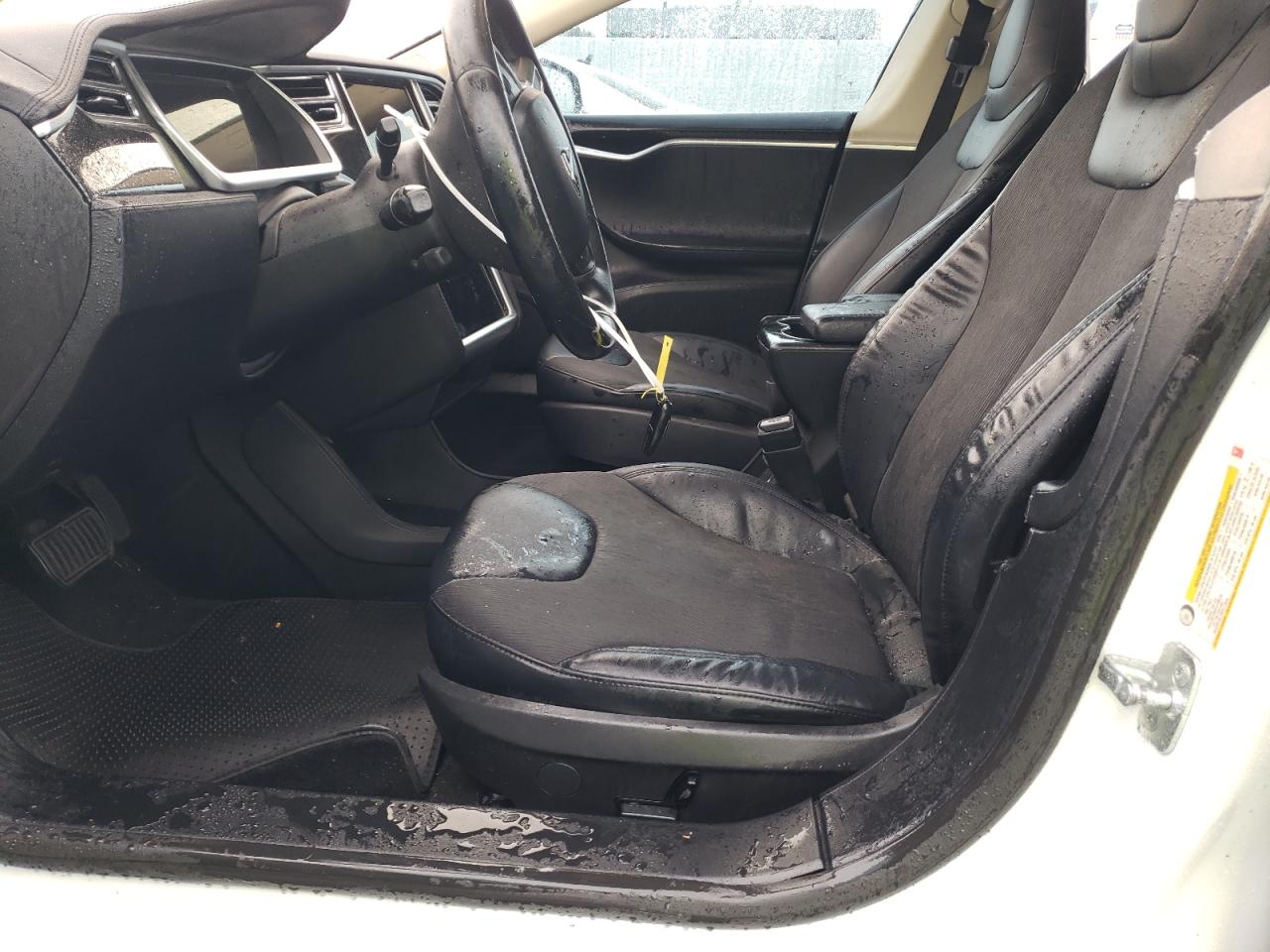 Photo 6 VIN: 5YJSA1AC5DFP10233 - TESLA MODEL S 