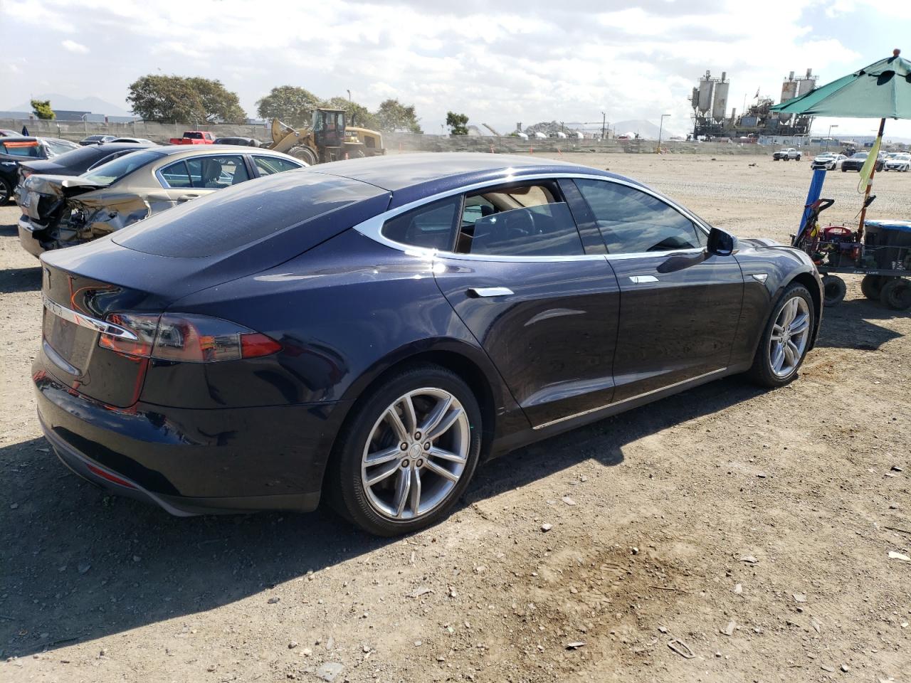 Photo 2 VIN: 5YJSA1AC5DFP10717 - TESLA MODEL S 