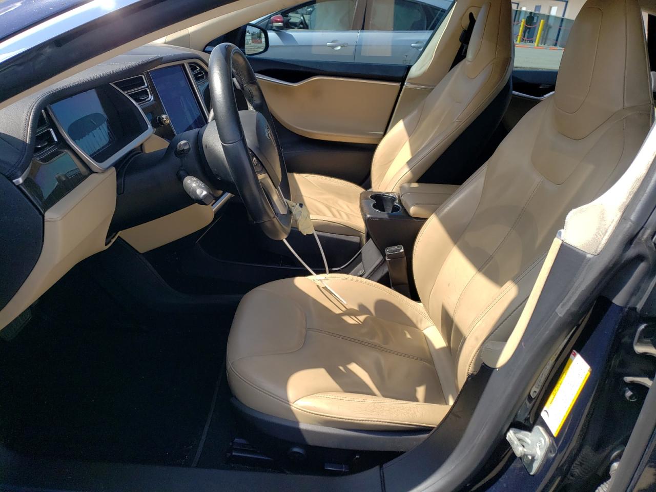 Photo 6 VIN: 5YJSA1AC5DFP10717 - TESLA MODEL S 