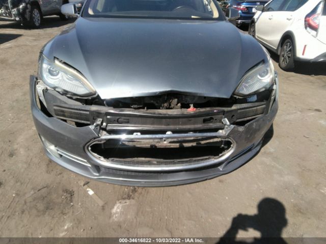 Photo 5 VIN: 5YJSA1CG2DFP23358 - TESLA MODEL S 