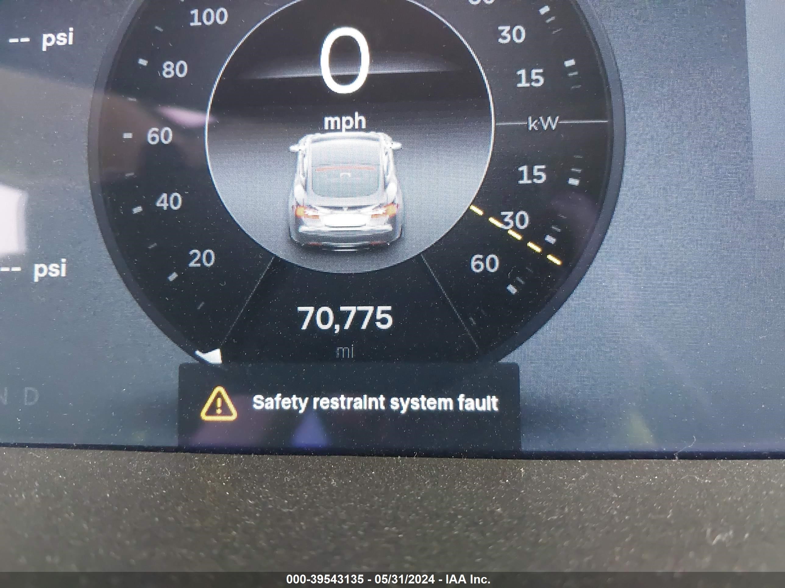 Photo 11 VIN: 5YJSA1CG4DFP14855 - TESLA MODEL S 