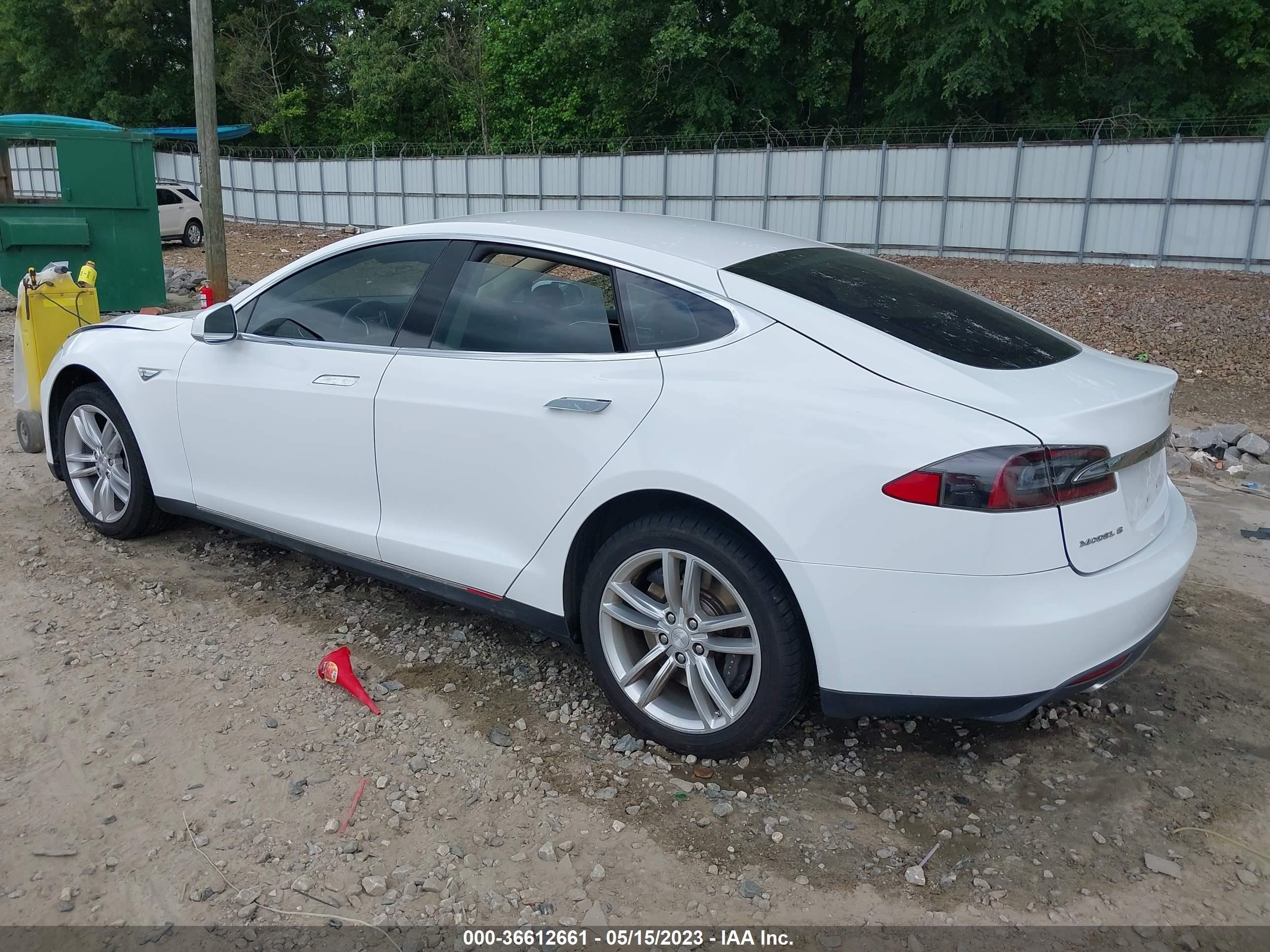 Photo 2 VIN: 5YJSA1CGXDFP17291 - TESLA MODEL S 