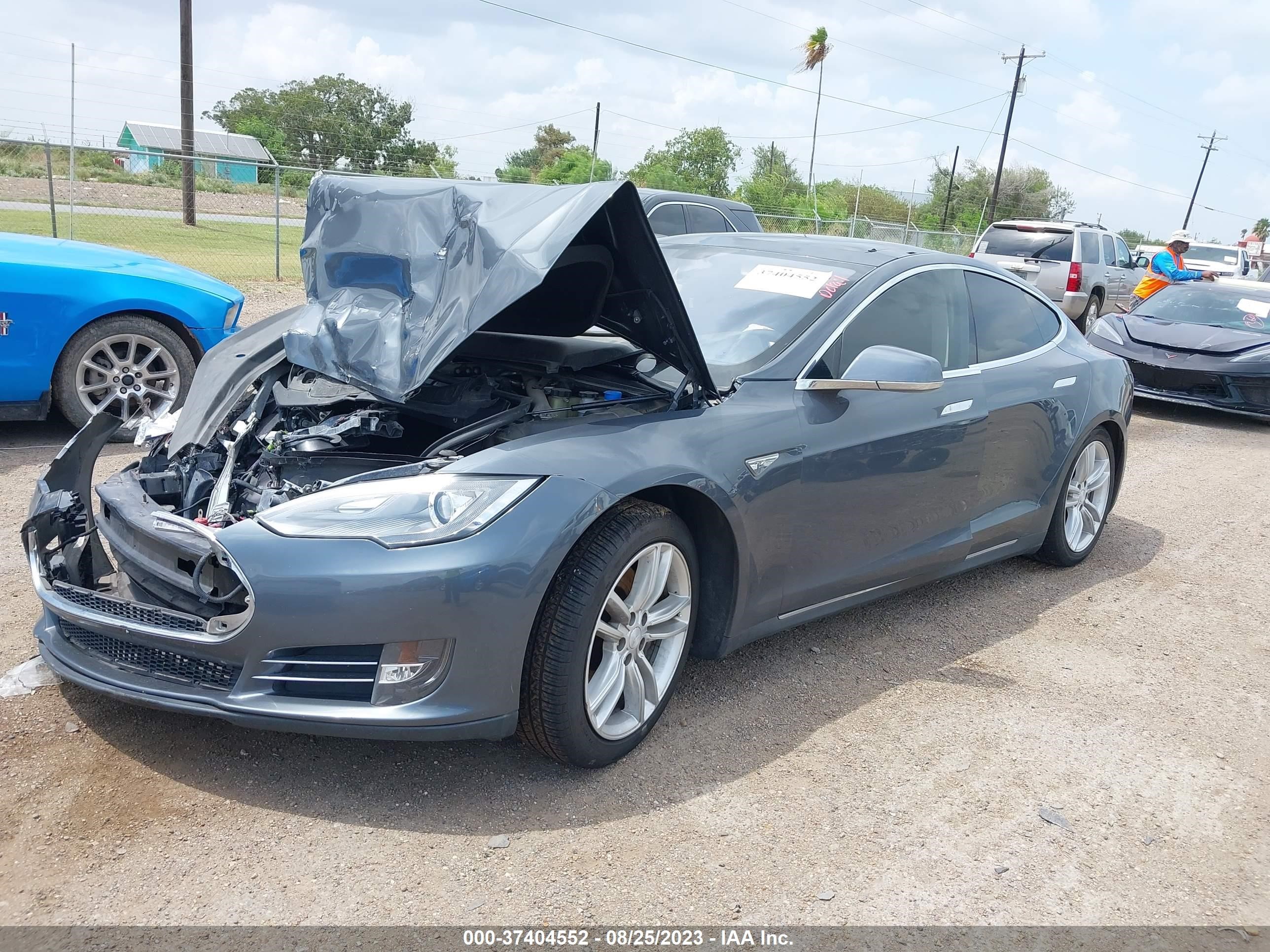 Photo 1 VIN: 5YJSA1CN5DFP15852 - TESLA MODEL S 