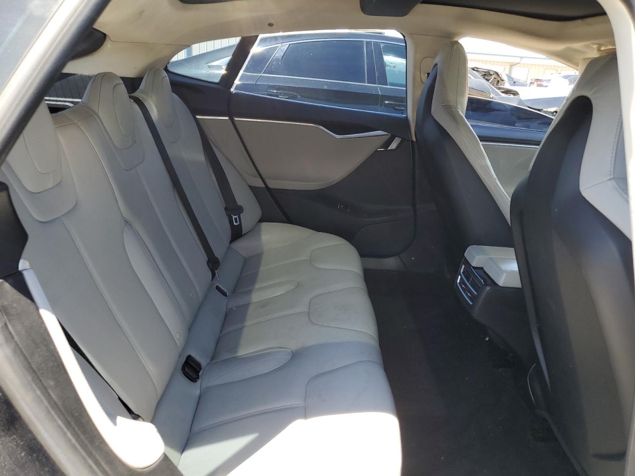 Photo 9 VIN: 5YJSA1CN8DFP14047 - TESLA MODEL S 