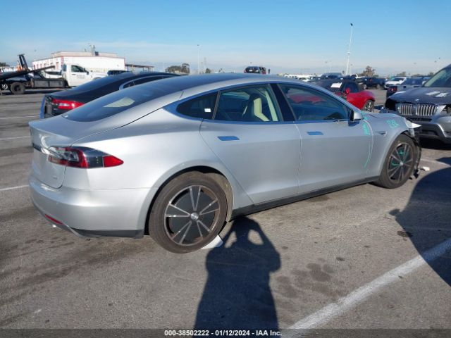 Photo 3 VIN: 5YJSA1CN8DFP27476 - TESLA MODEL S 