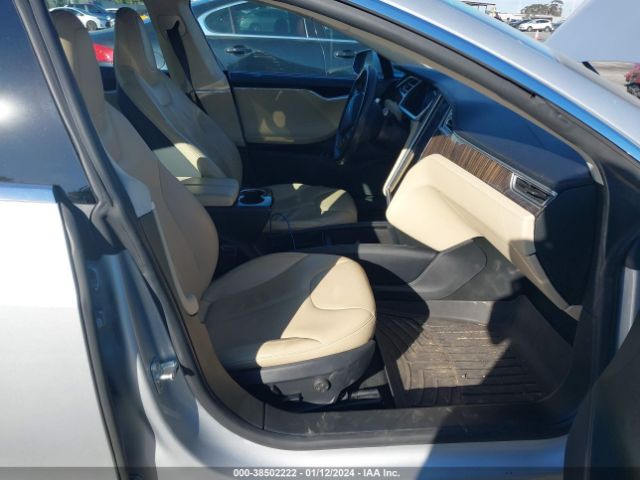 Photo 4 VIN: 5YJSA1CN8DFP27476 - TESLA MODEL S 