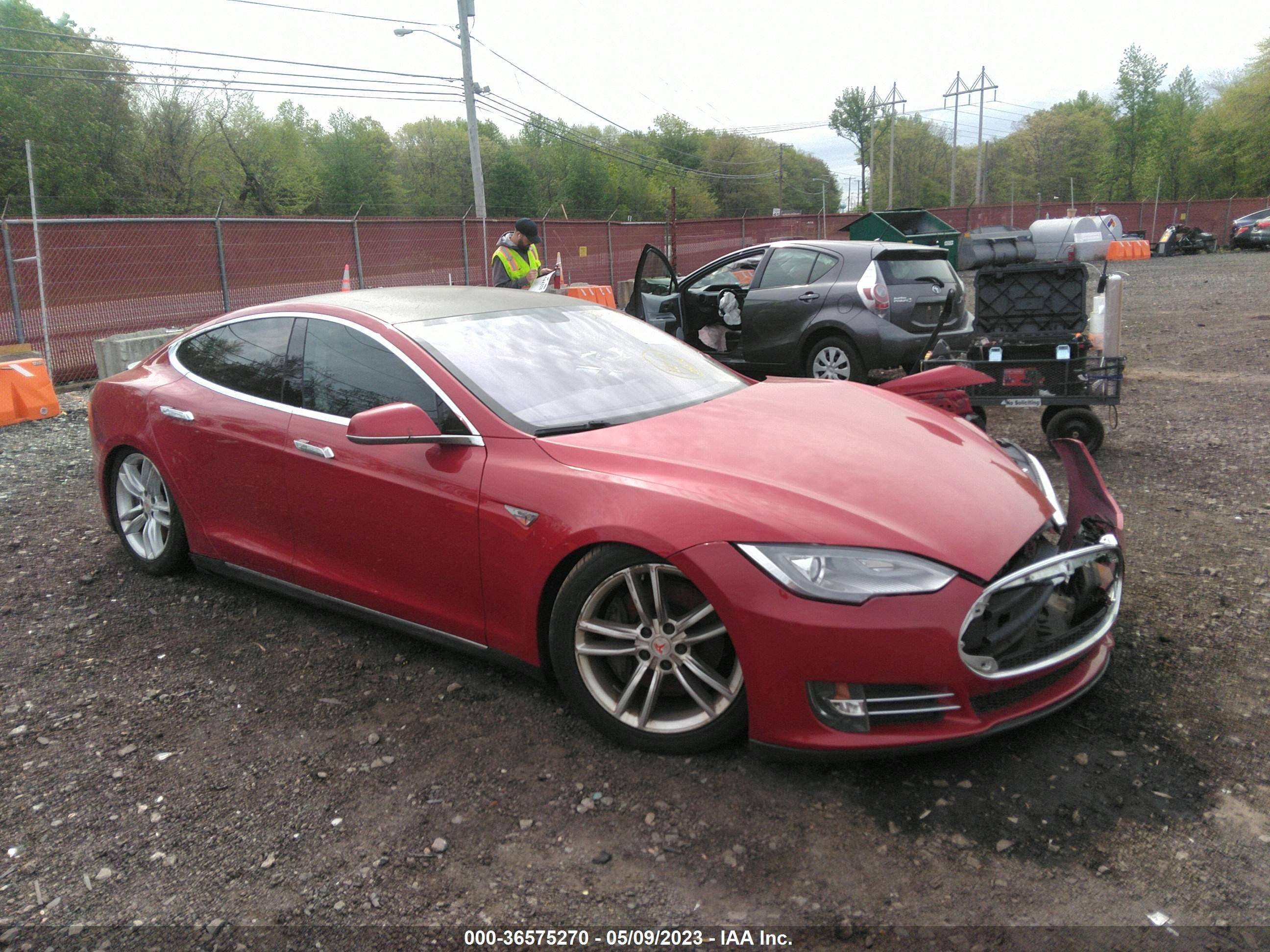 Photo 0 VIN: 5YJSA1CN9DFP09326 - TESLA MODEL S 