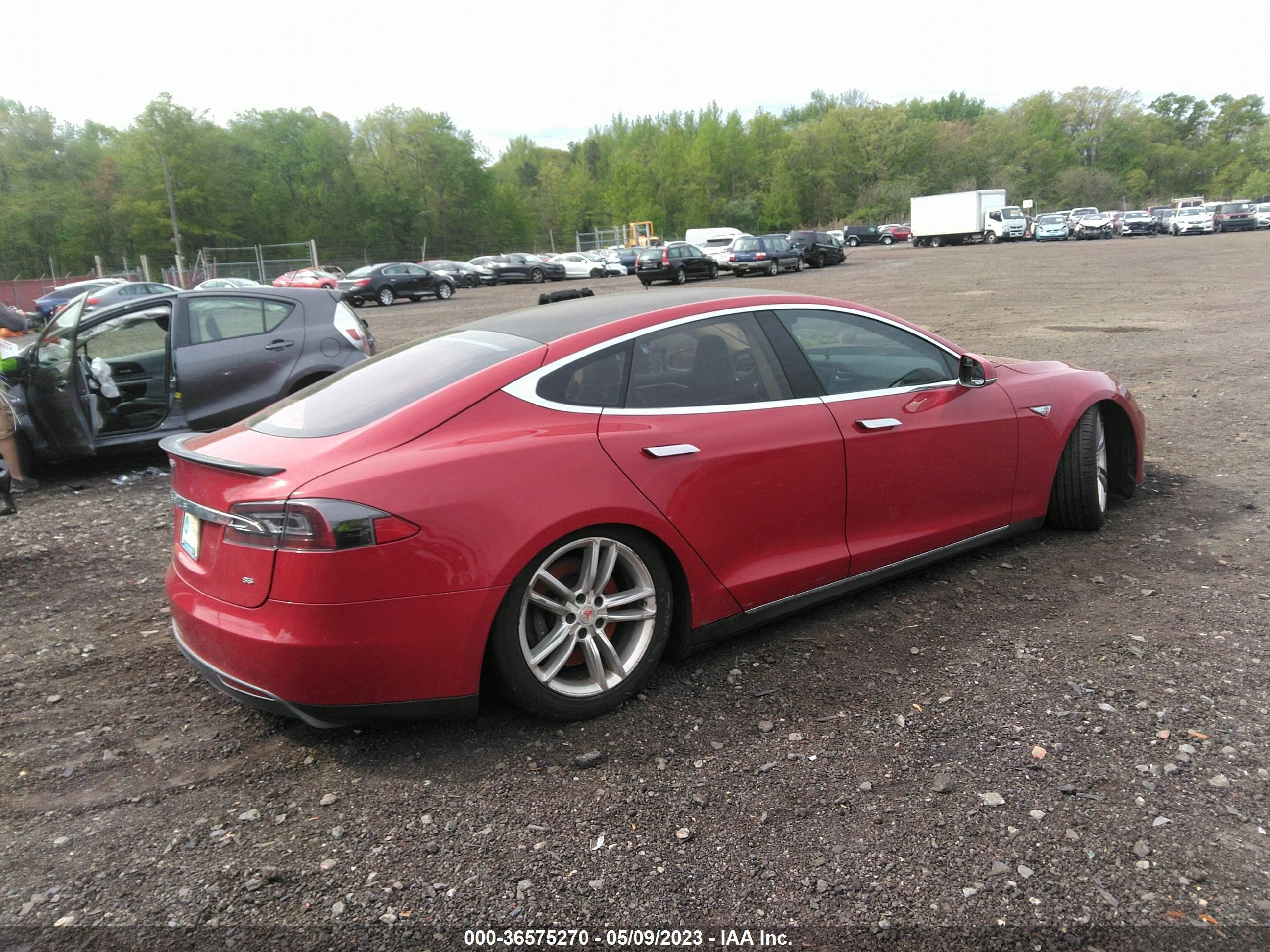 Photo 3 VIN: 5YJSA1CN9DFP09326 - TESLA MODEL S 