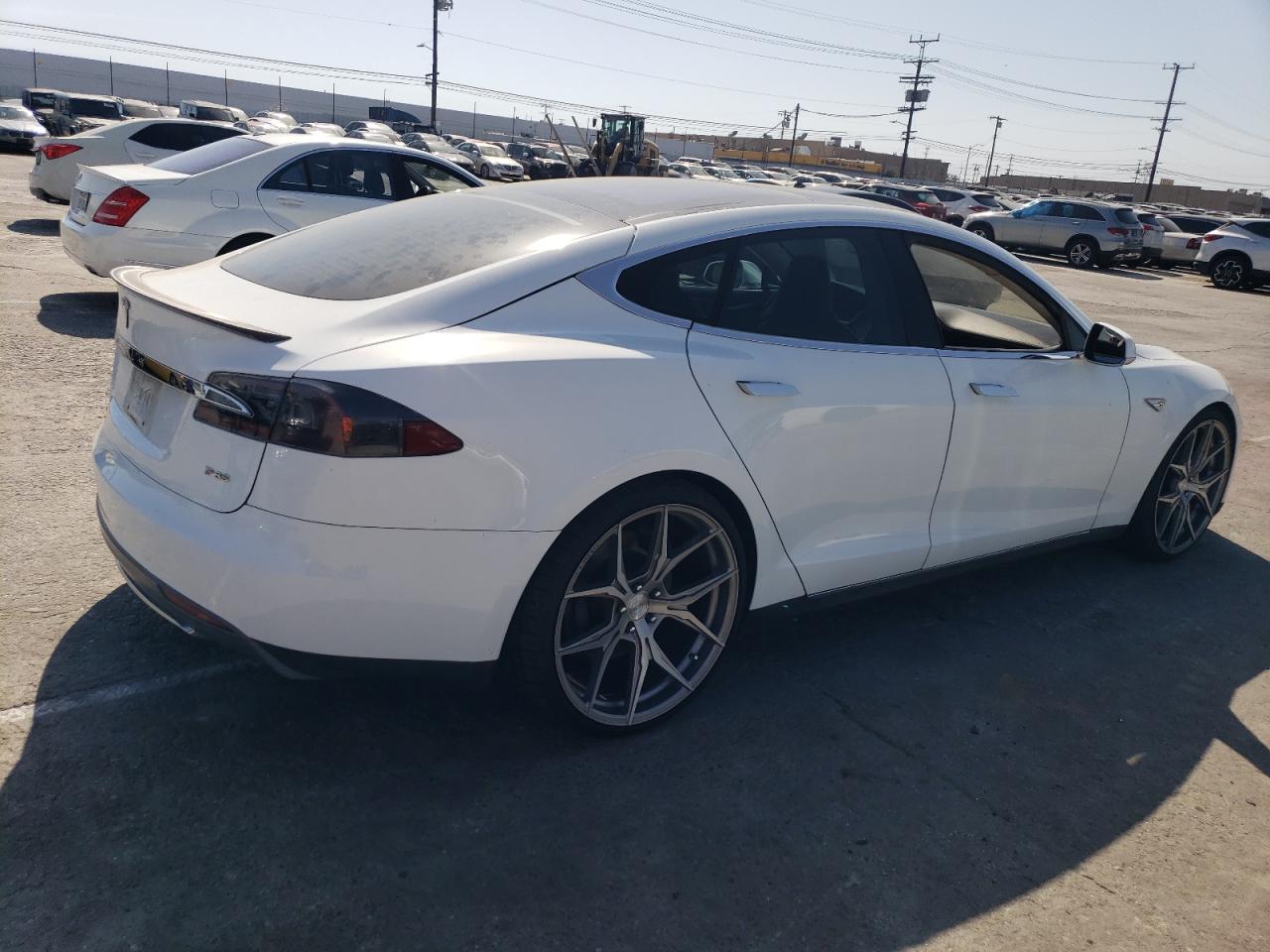 Photo 2 VIN: 5YJSA1CP1DFP06857 - TESLA MODEL S 