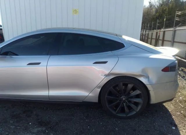 Photo 5 VIN: 5YJSA1CP4DFP12667 - TESLA MODEL S 