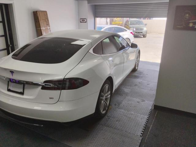 Photo 2 VIN: 5YJSA1DG5DFP11123 - TESLA MODEL S 