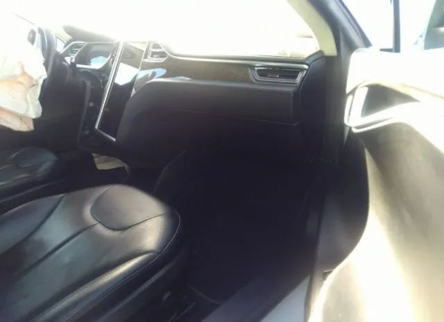 Photo 4 VIN: 5YJSA1DN2CFF00039 - TESLA MODEL S 