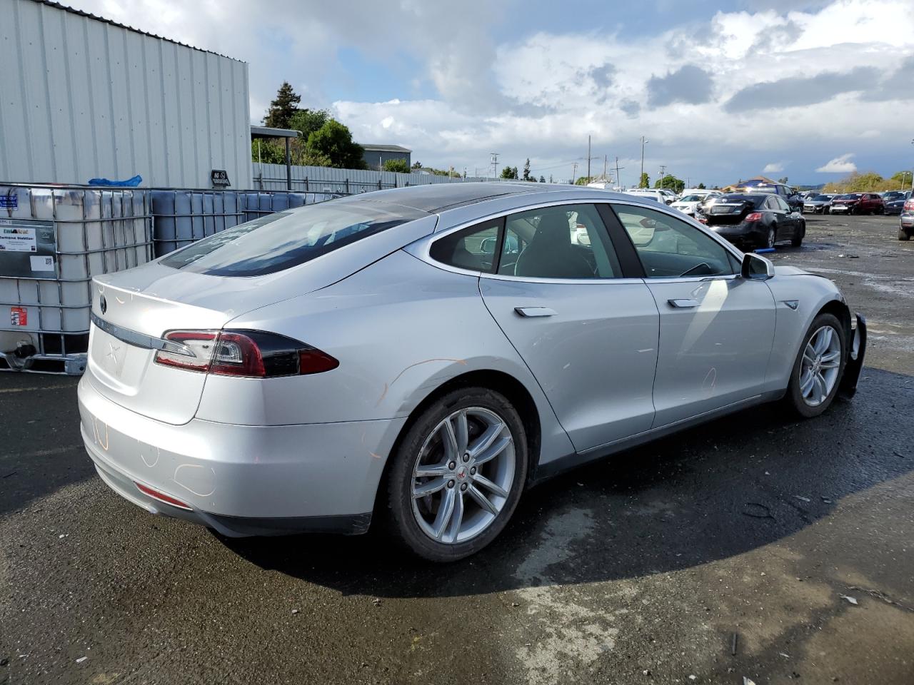 Photo 2 VIN: 5YJSA1DN2DFP06069 - TESLA MODEL S 