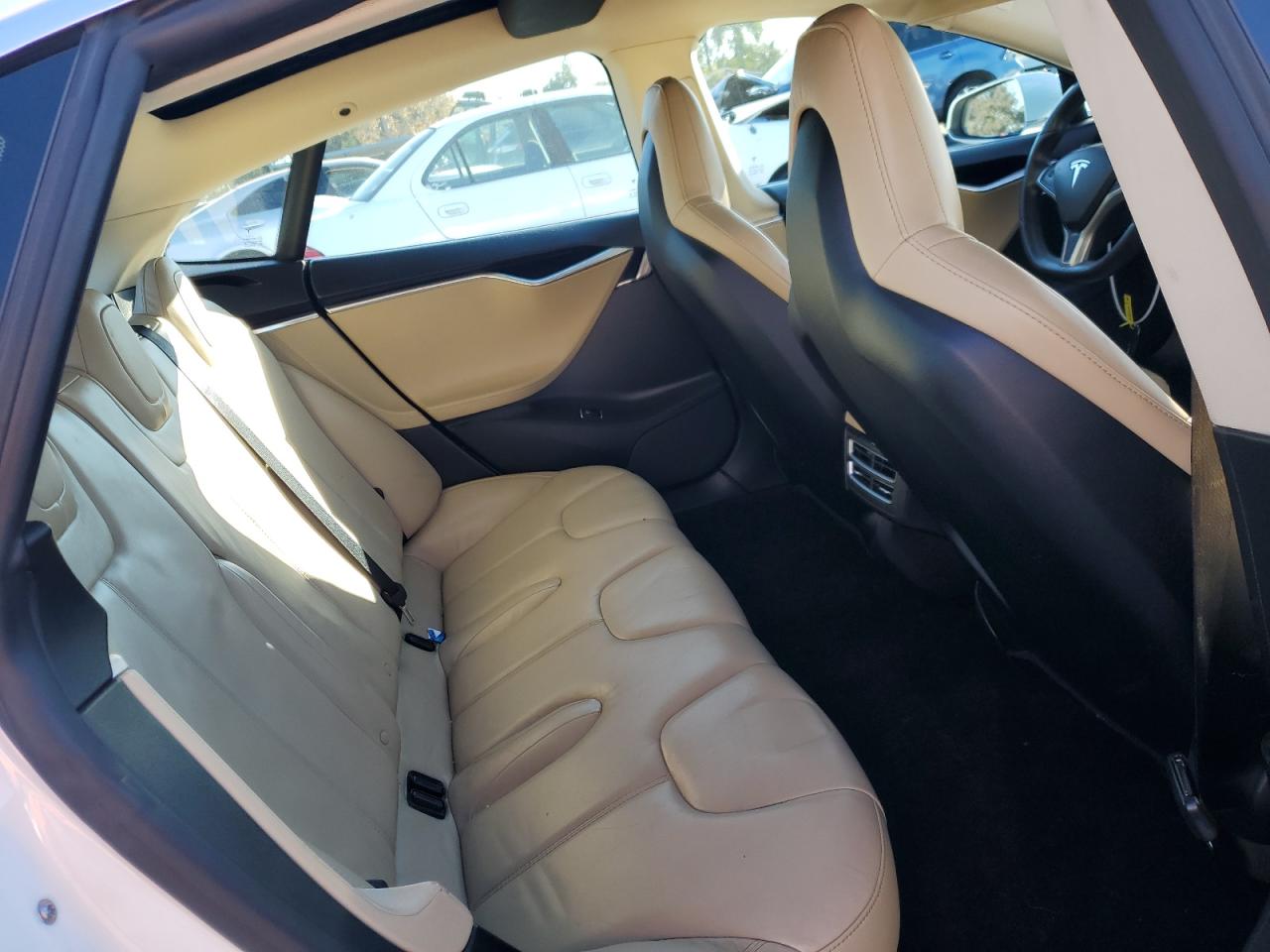 Photo 9 VIN: 5YJSA1DN3DFP14598 - TESLA MODEL S 