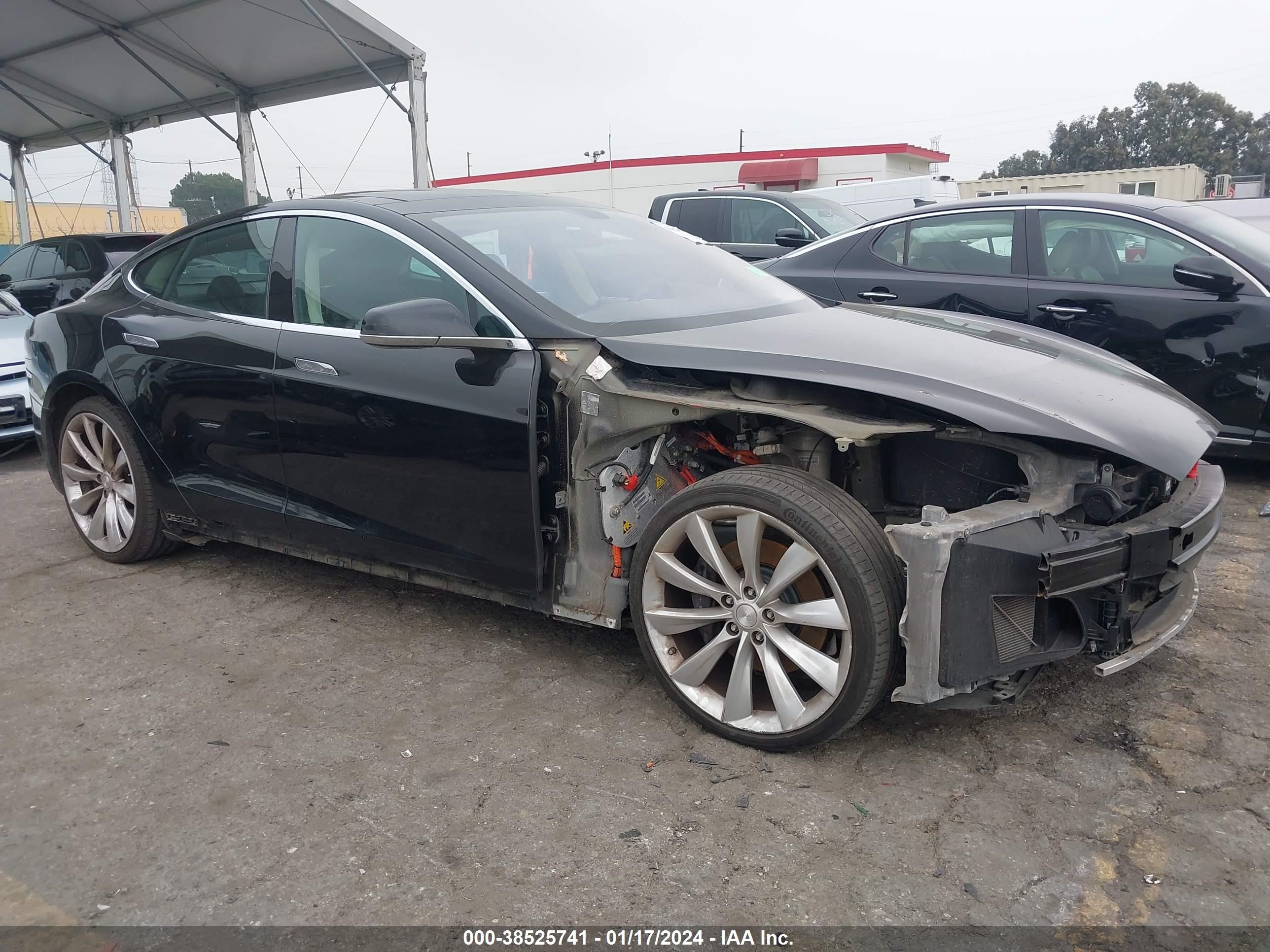 Photo 0 VIN: 5YJSA1DN4DFP06722 - TESLA MODEL S 