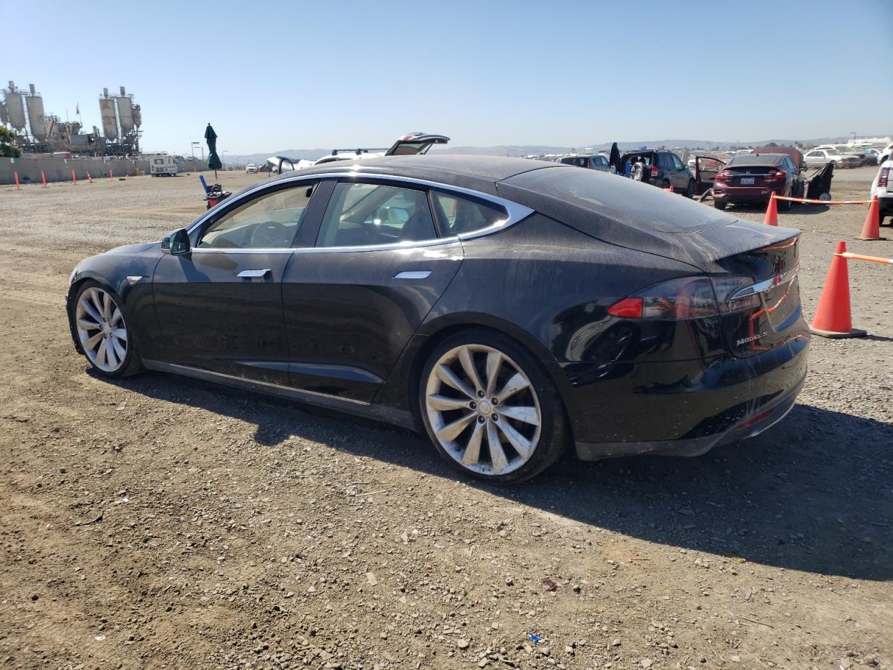 Photo 2 VIN: 5YJSA1DN4DFP06722 - TESLA MODEL S 