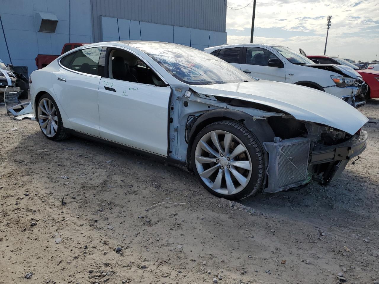 Photo 3 VIN: 5YJSA1DP1CFS00023 - TESLA MODEL S 