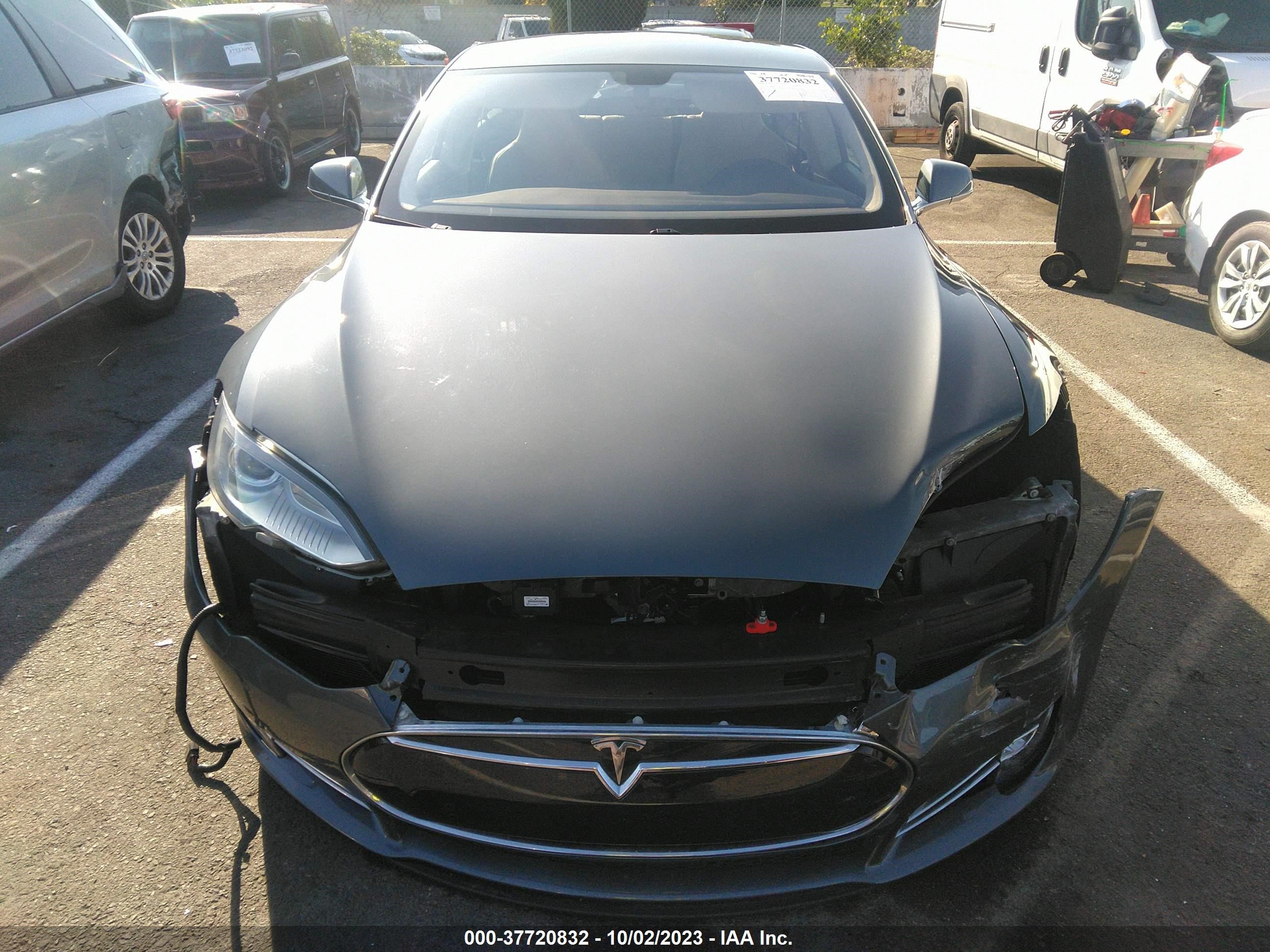 Photo 11 VIN: 5YJSA1DP1DFP06601 - TESLA MODEL S 