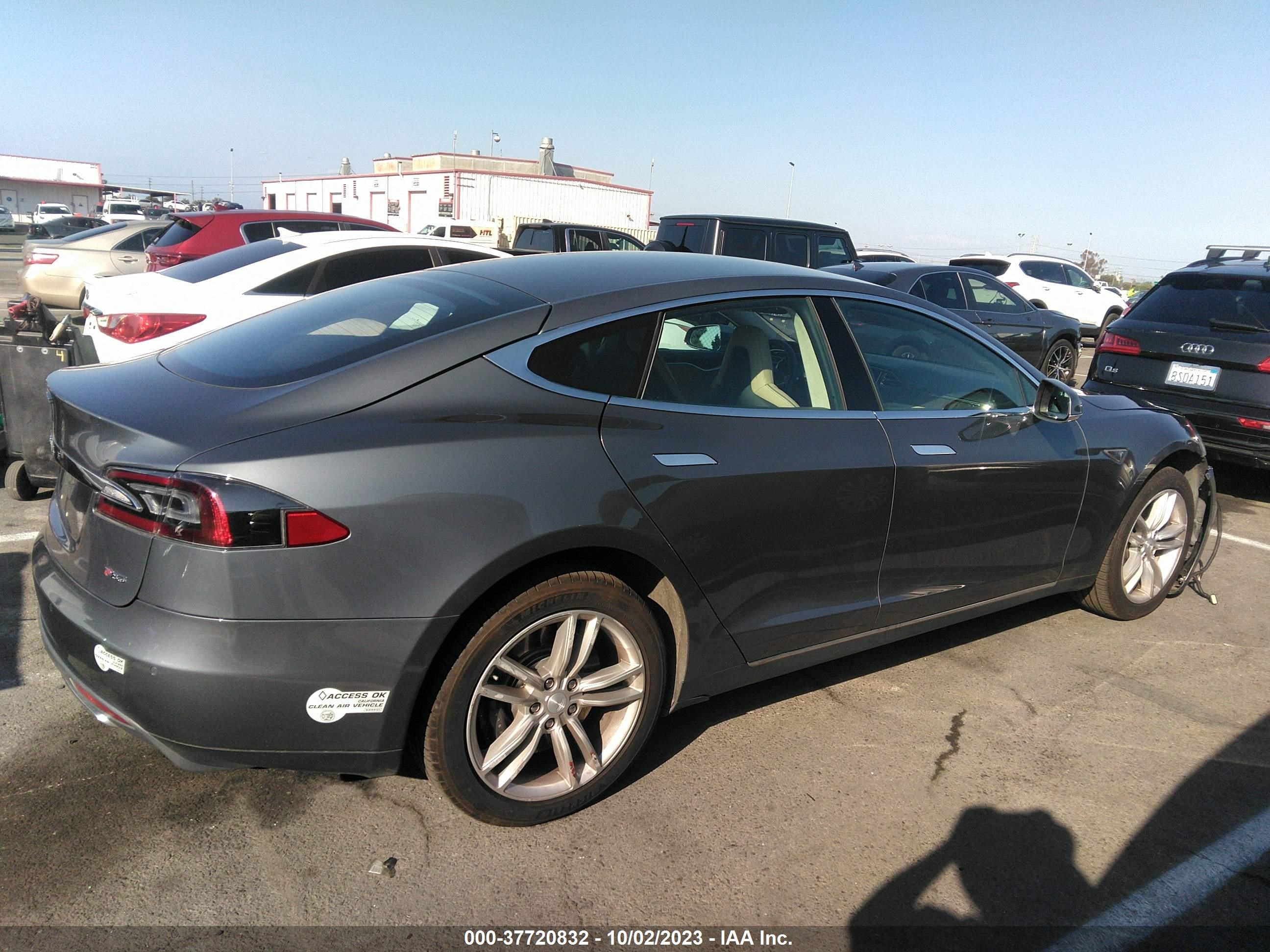 Photo 12 VIN: 5YJSA1DP1DFP06601 - TESLA MODEL S 