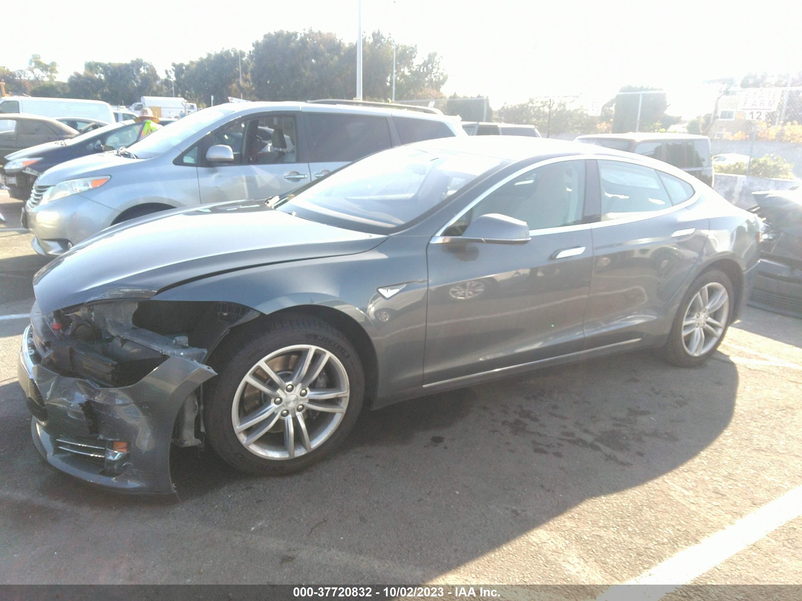 Photo 13 VIN: 5YJSA1DP1DFP06601 - TESLA MODEL S 