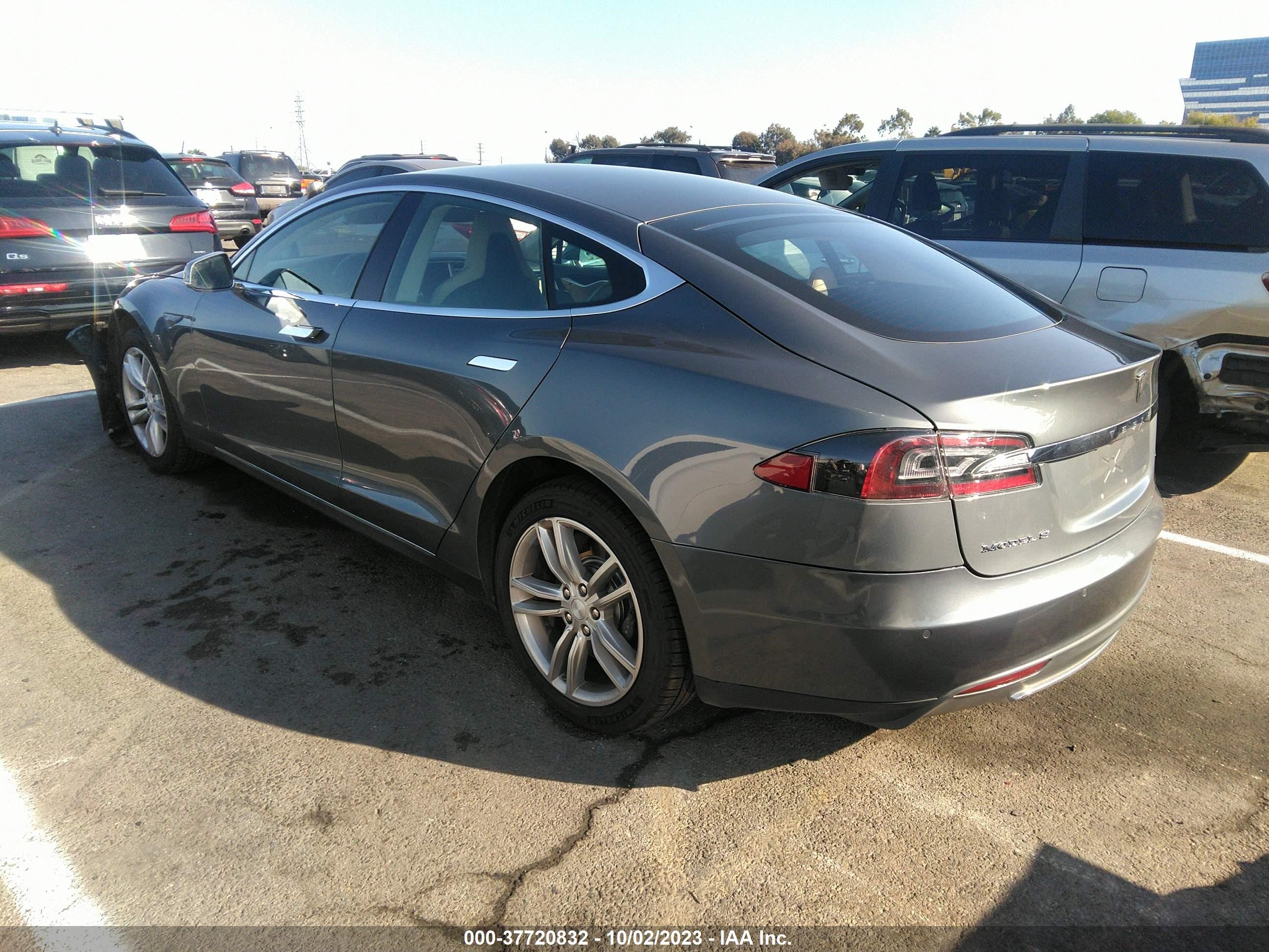 Photo 2 VIN: 5YJSA1DP1DFP06601 - TESLA MODEL S 