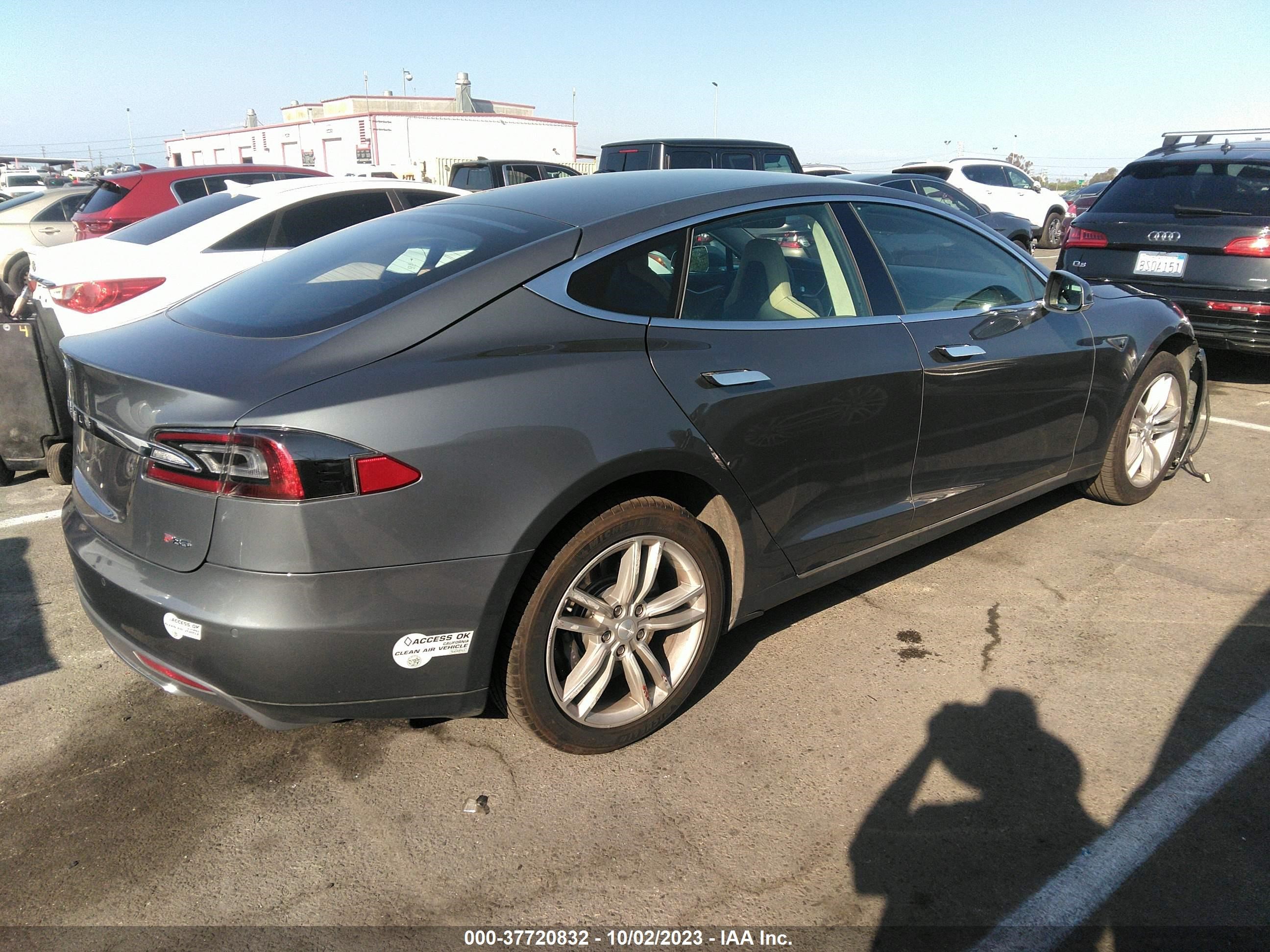 Photo 3 VIN: 5YJSA1DP1DFP06601 - TESLA MODEL S 