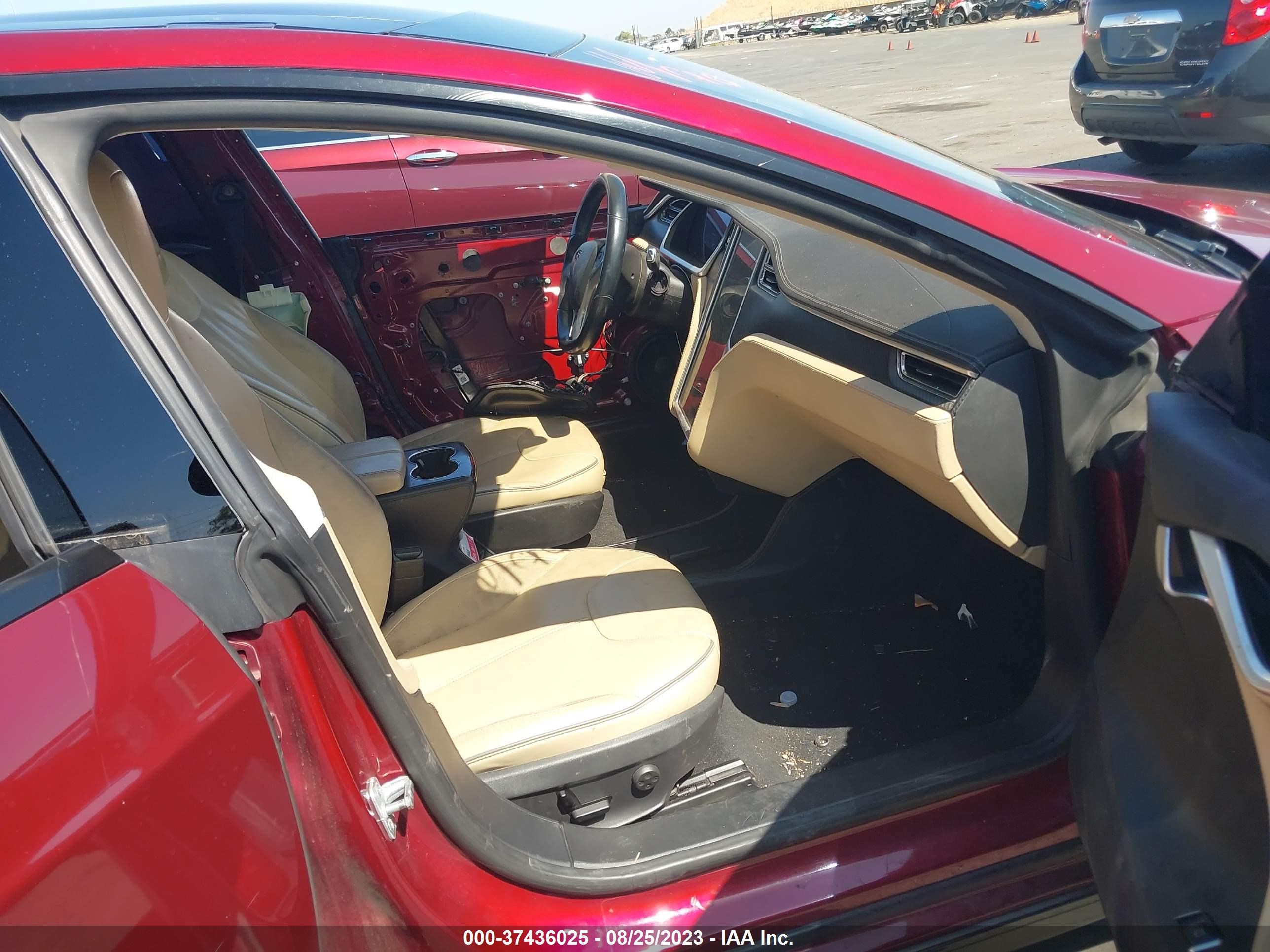 Photo 4 VIN: 5YJSA1DP3CFS00668 - TESLA MODEL S 