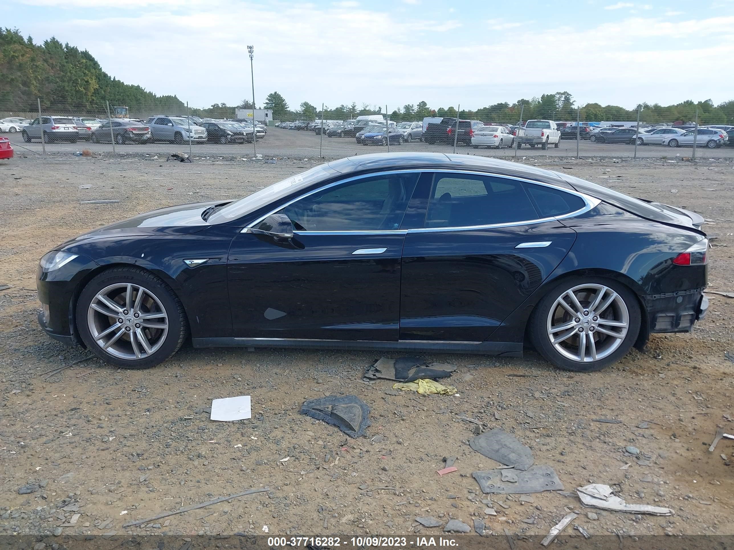 Photo 12 VIN: 5YJSA1DP5DFP12918 - TESLA MODEL S 