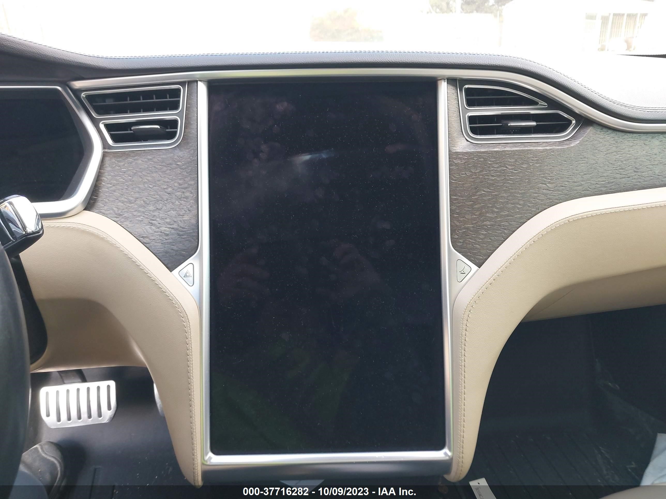 Photo 16 VIN: 5YJSA1DP5DFP12918 - TESLA MODEL S 