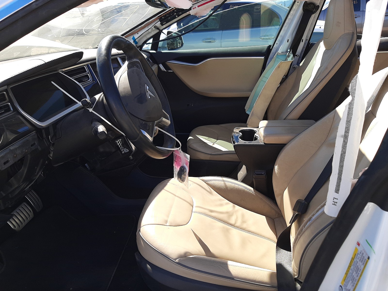 Photo 4 VIN: 5YJSA1DP5DFP14734 - TESLA MODEL S 