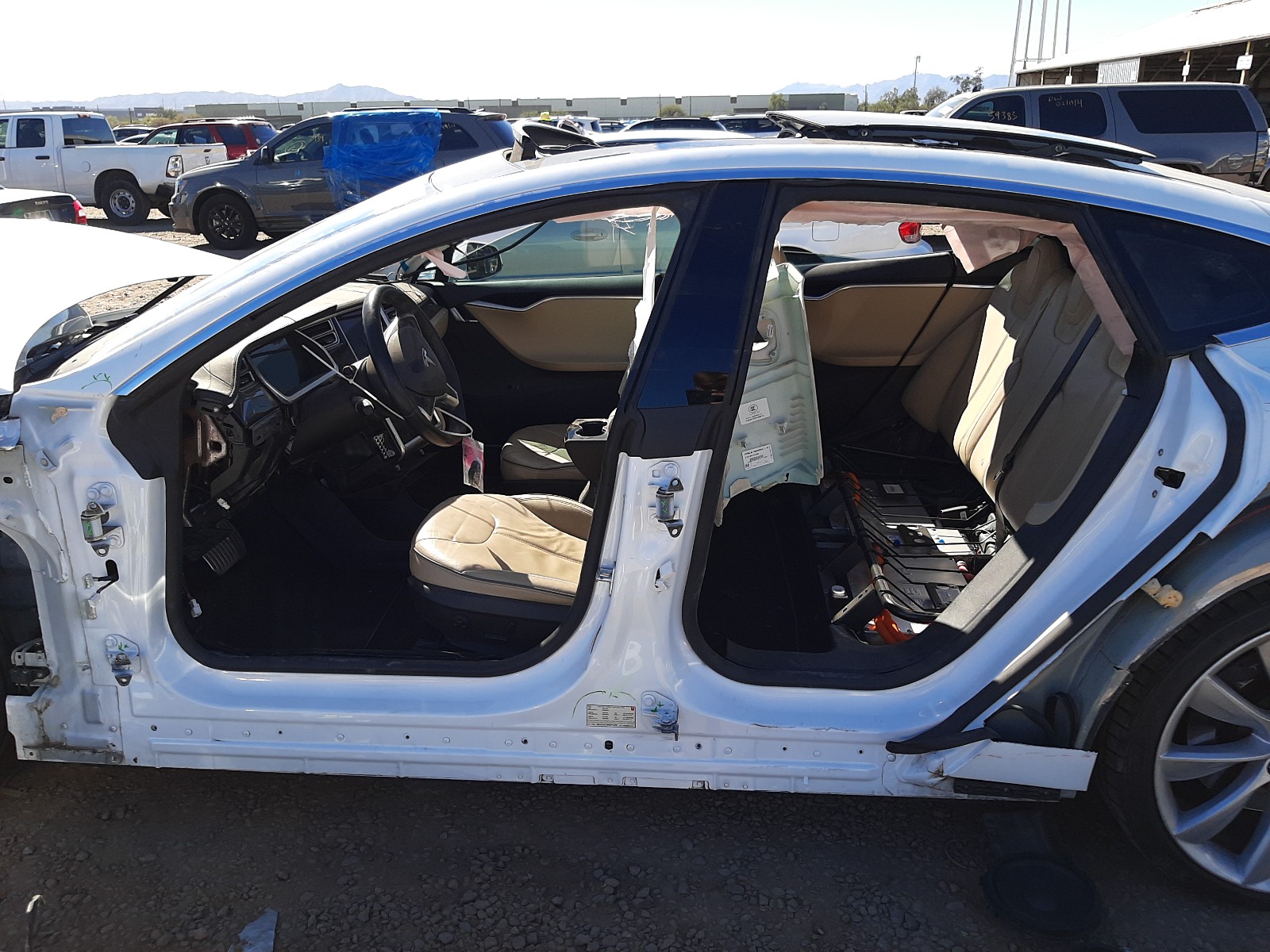 Photo 8 VIN: 5YJSA1DP5DFP14734 - TESLA MODEL S 