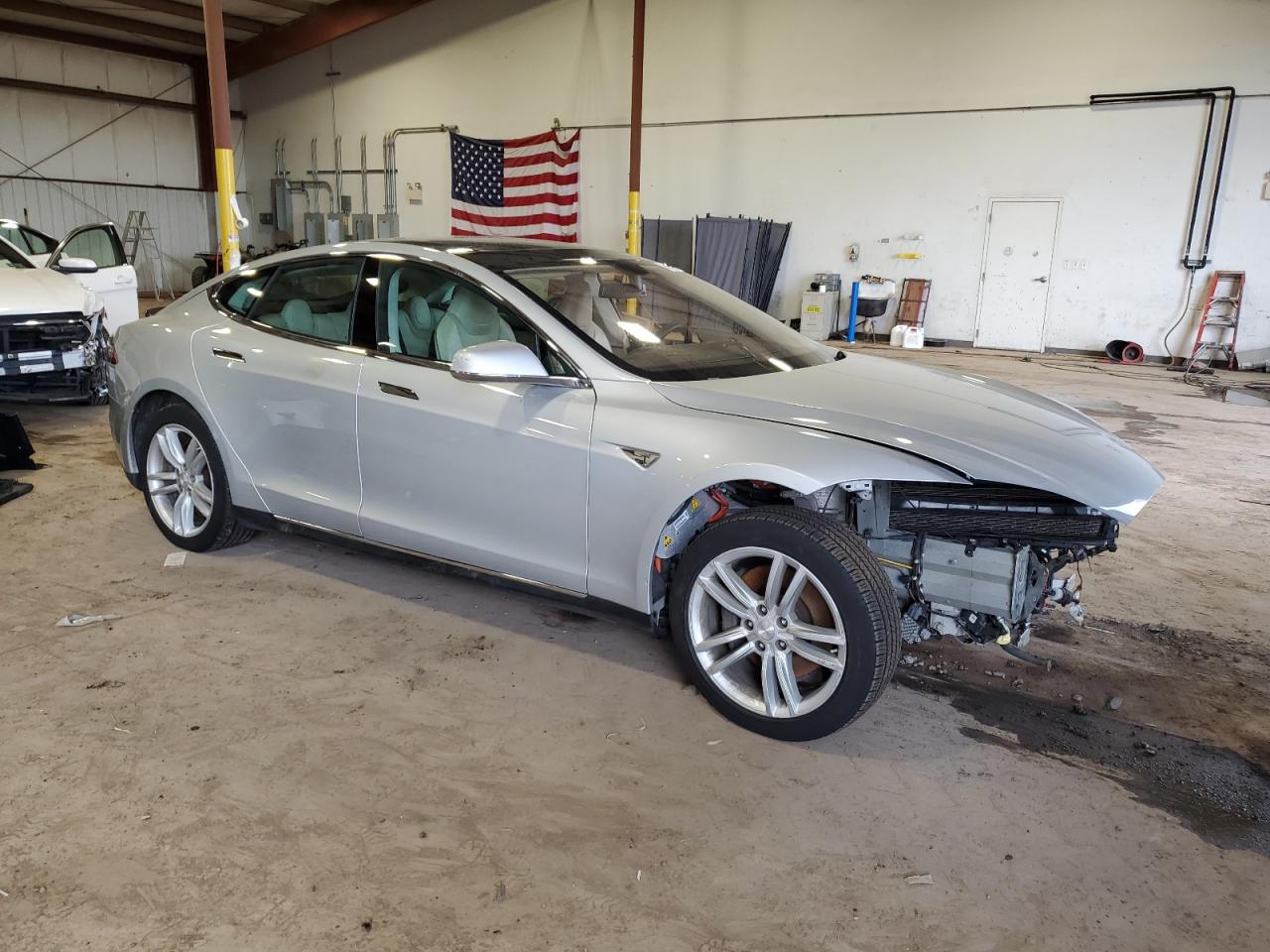 Photo 3 VIN: 5YJSA1DP6CFS00311 - TESLA MODEL S 