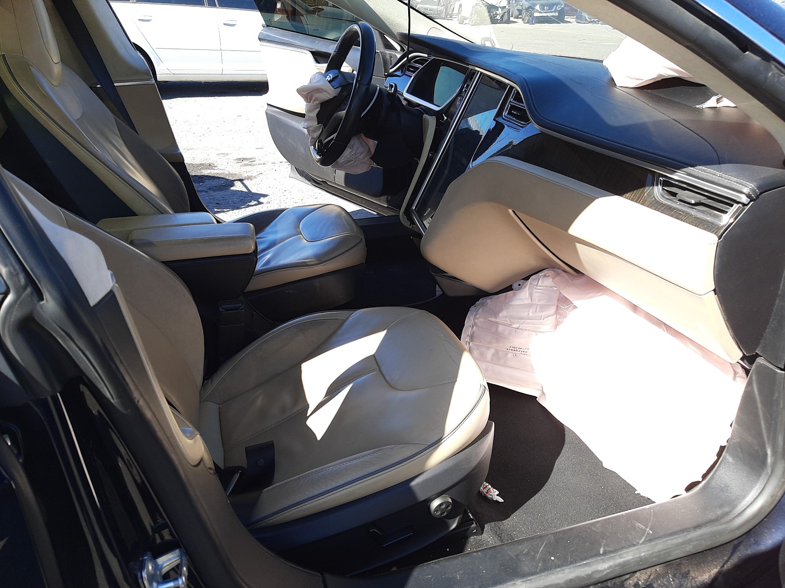 Photo 4 VIN: 5YJSA1DPXCFP02688 - TESLA S P85 