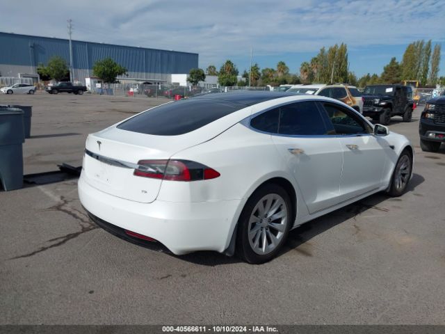 Photo 3 VIN: 5YJSA1E11GF173941 - TESLA MODEL S 