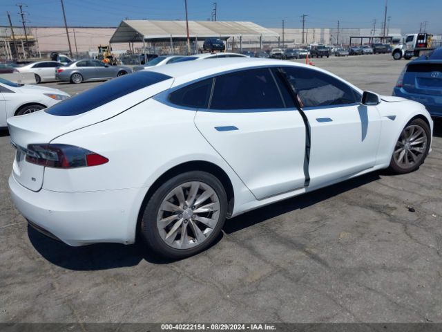 Photo 3 VIN: 5YJSA1E12GF157411 - TESLA MODEL S 