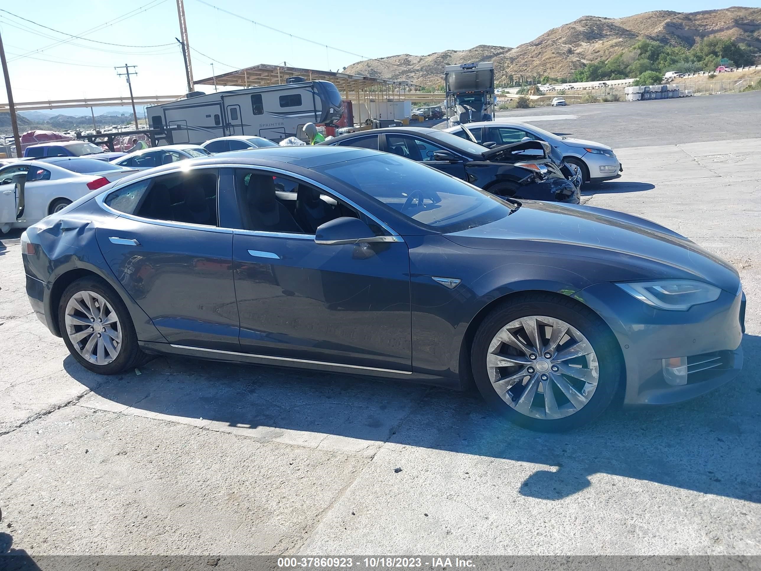 Photo 11 VIN: 5YJSA1E13GF133912 - TESLA MODEL S 