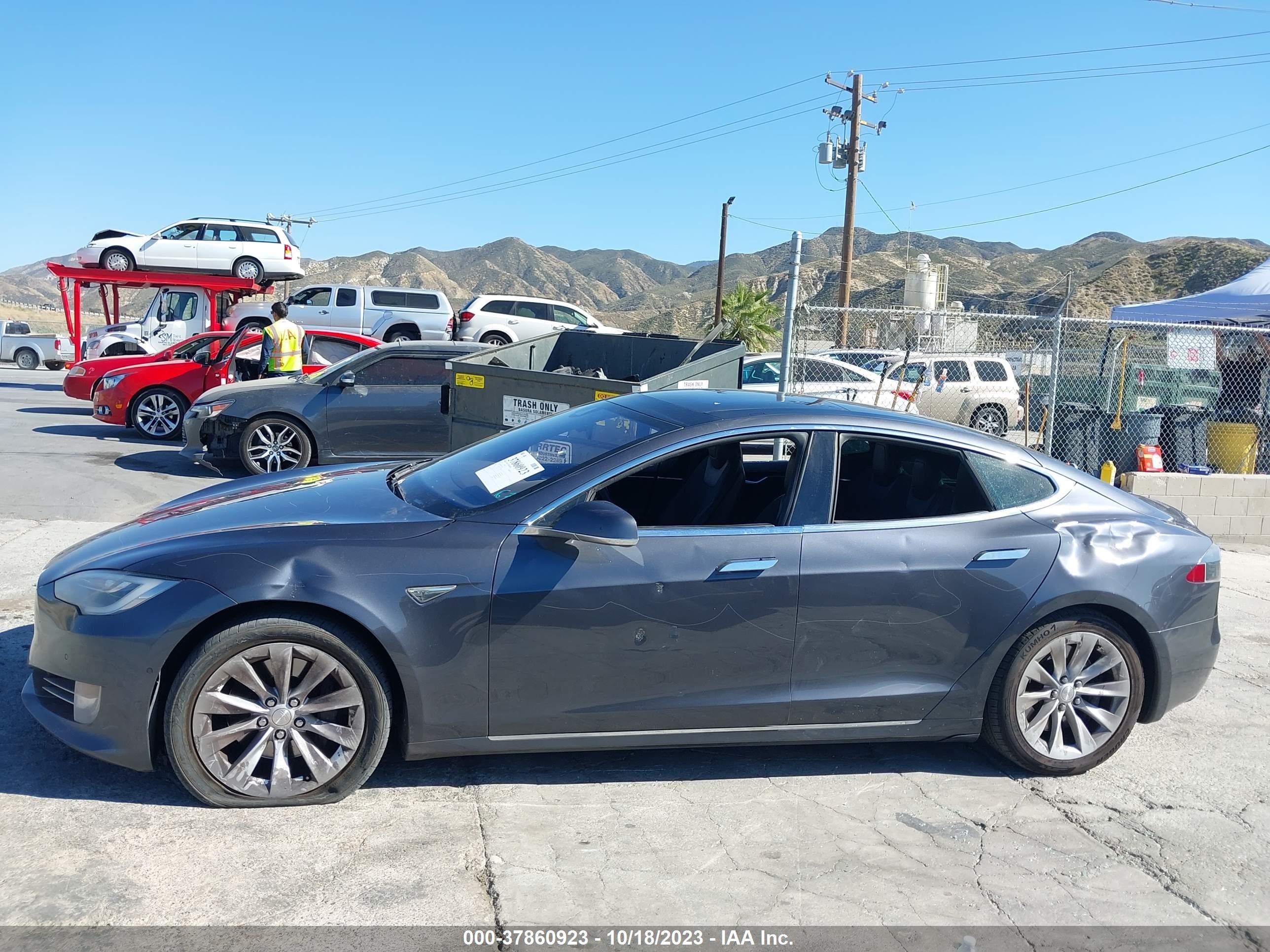 Photo 12 VIN: 5YJSA1E13GF133912 - TESLA MODEL S 