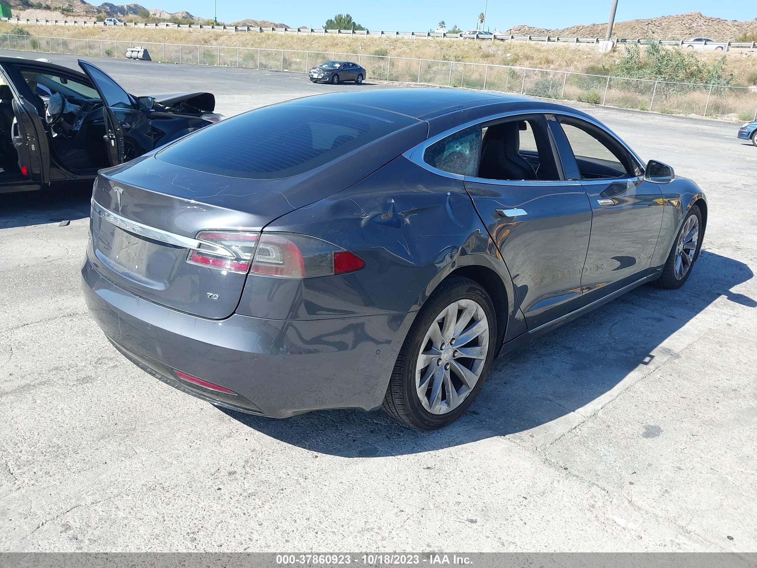 Photo 3 VIN: 5YJSA1E13GF133912 - TESLA MODEL S 